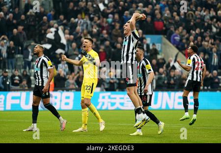 Newcastle United's Joelinton, Sven Botman, goalkeeper Nick Pope and Miguel Almiron celebrate after the Premier League match at St James' Park, Newcastle. Picture date: Saturday November 12, 2022. Stock Photo