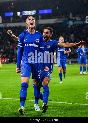 06-05-2023: Sport: Ajax v AZ AMSTERDAM, NETHERLANDS - MAY 6: Sam Beukema (AZ  Alkmaar) during the match Eredivisie AFC Ajax and AZ Alkmaar at Johan Cr  Stock Photo - Alamy