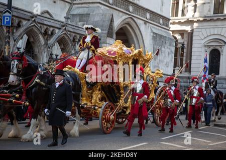 London, UK. 12th November 2022. The newly elected, 694th Lord Mayor of the City of London, Alderman Nicholas Lyons travels in the golden state coach. Credit: Kiki Streitberger/Alamy Live News Stock Photo