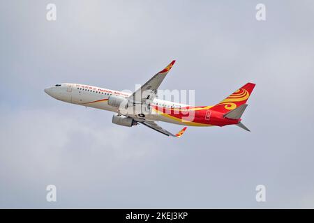 SHANGHAI, CHINA - NOVEMBER 4, 2022 - A Hainan Airlines Boeing 737-800 takes off at Shanghai Hongqiao International Airport in Shanghai, China, Nov 4, Stock Photo