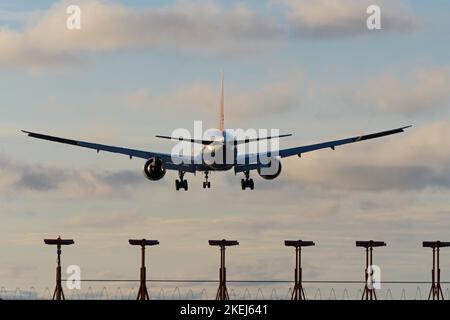 Richmond, British Columbia, Canada. 12th Nov, 2022. A Philippine Airlines Boeing 777-300ER jetliner (RP-C7778) landing at Vancouver International Airport. (Credit Image: © Bayne Stanley/ZUMA Press Wire) Stock Photo