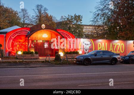 Hamburg, Germany. 12th Nov, 2022. View of the 'Palazzo tent of Cornelia Poletto before the premiere of her new show program 'Unikate'. Credit: Georg Wendt/dpa/Alamy Live News Stock Photo