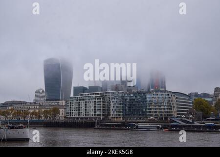 London, UK. 13th November 2022. The City of London skyline disappears as thick fog envelops the capital. Credit: Vuk Valcic/Alamy Live News Stock Photo