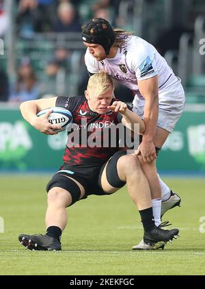 Saracens' Hugh Tizard (left) is tackled by Northampton Saints' Alexander Moon during the Gallagher Premiership match at StoneX Stadium, London. Picture date: Sunday November 13, 2022. Stock Photo