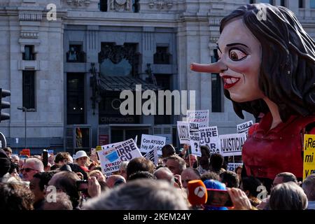 Cybele square, Madrid, Spain. 13th Nov, 2022. Demonstration in favour of public health. Hundreds of citizens of the Community of Madrid demonstrate against the policy of health cuts of their President Isabel Diaz Ayuso and in favour of public health. Credit: EnriquePSans/Alamy Live News Stock Photo