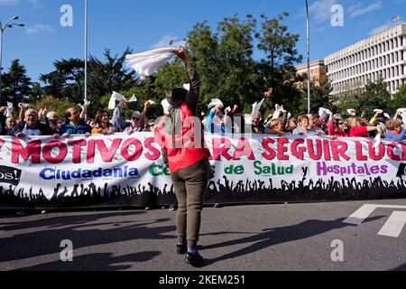 Cybele square, Madrid, Spain. 13th Nov, 2022. Demonstration in favour of public health. Hundreds of citizens of the Community of Madrid demonstrate against the policy of health cuts of their President Isabel Diaz Ayuso and in favour of public health. Credit: EnriquePSans/Alamy Live News Stock Photo