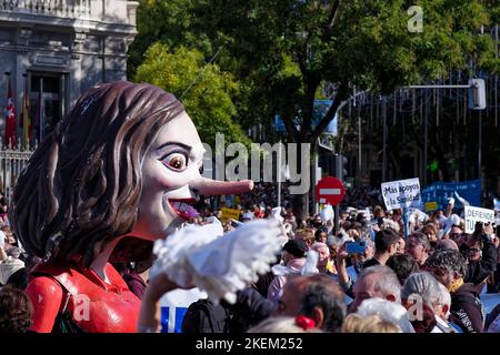 Cybele square, Madrid, Spain. 13th Nov, 2022. Demonstration in favour of public health. Hundreds of citizens of the Community of Madrid demonstrate against the policy of health cuts of their President Isabel Diaz Ayuso and in favour of public health. Credit: EnriquePSans/Alamy Live News Stock Photo