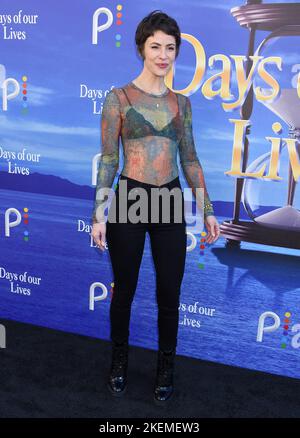 Linsey Godfrey arriving at the "Days of Our Lives" Day of Days 2022 Fan