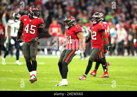 Tampa, United States. 07th Feb, 2021. Kansas City Chiefs Tyreek Hill (10)  leaps for an intended reception as Tampa Bay Buccaneers Antoine Winfield Jr.  (31) defends in the first quarter of Super