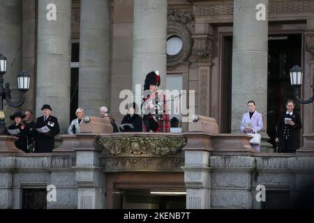 Remembrance Sunday 2022 The Cenotaph, Hamilton Square, Birkenhead Sunday 13th November 2022 Pic by Chris Stading Stock Photo