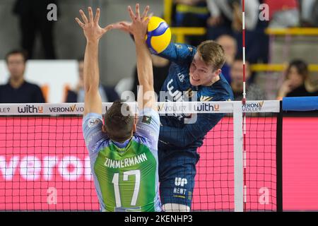 Verona, Italy. 13th Nov, 2022. Spike of Rok Mozic - WithU Verona during WithU Verona vs Vero Volley Monza, Volleyball Italian Serie A Men Superleague Championship in Verona, Italy, November 13 2022 Credit: Independent Photo Agency/Alamy Live News Stock Photo