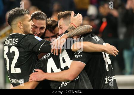 Turin, Italy. 13th Nov, 2022. Juventus FC celebrates during Juventus FC vs SS Lazio, italian soccer Serie A match in Turin, Italy, November 13 2022 Credit: Independent Photo Agency/Alamy Live News Stock Photo