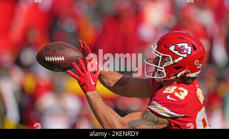 Kansas City Chiefs tight end Noah Gray (83) warms up before an NFL football  game against the Philadelphia Eagles, Sunday, Oct. 3, 2021, in  Philadelphia. (AP Photo/Matt Rourke Stock Photo - Alamy