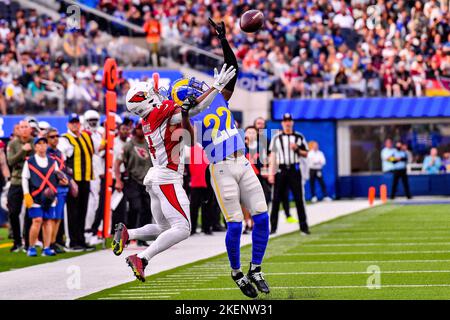 Tennessee Titans linebacker David Long (51) takes his stance during an NFL  football game against the Los Angeles Rams Sunday, Nov. 7, 2021, in  Inglewood, Calif. (AP Photo/Kyusung Gong Stock Photo - Alamy