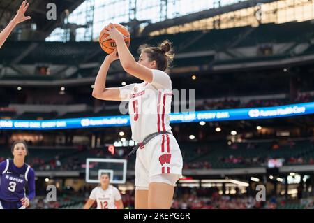 Milwaukee, WI, USA. 11th Nov, 2022. Kansas State Wildcats guard Brylee Glenn #5 shoots a basket during NCAA basketball game between the Kansas State Wildcats and the Wisconsin Badgers at American Family Field in Milwaukee, WI. Kansas State defeated Wisconsin 77-63.Kirsten Schmitt/CSM/Alamy Live News Stock Photo