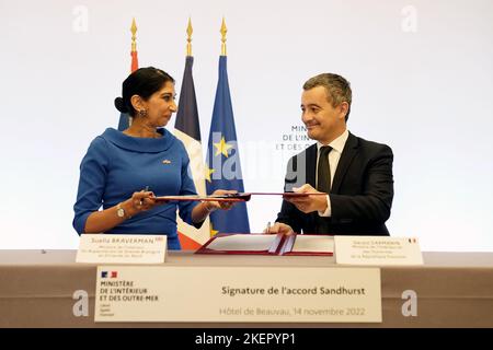 Home Secretary Suella Braverman signs a historic deal with the French Interior Minister Gerald Darmanin, to tackle the small boats crisis as pressure mounts on the British immigration system, with Channel crossings topping 40,000 so far this year. Picture date: Monday November 14, 2022. Stock Photo