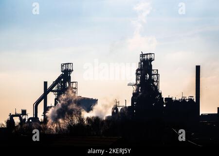 Blast furnaces 4 and 5 at the Tata Steelworks in Port Talbot, South Wales, United Kingdom Stock Photo