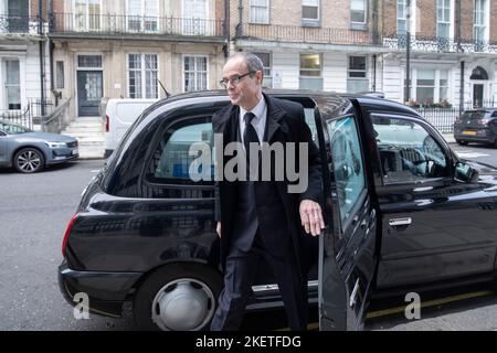 Orthodontist Dr Mike Mew, who is facing a misconduct hearing over viral 'mewing' TikTok treatments which have wracked up 1.7 billion views on TikTok, arrives at the General Dental Council, in central London. Picture date: Monday November 14, 2022. Stock Photo