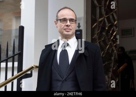 Orthodontist Dr Mike Mew, who is facing a misconduct hearing over viral 'mewing' TikTok treatments which have wracked up 1.7 billion views on TikTok, arrives at the General Dental Council, in central London. Picture date: Monday November 14, 2022. Stock Photo