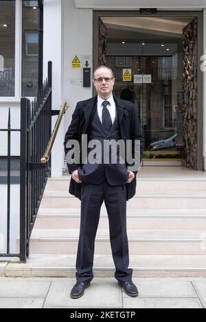 Orthodontist Dr Mike Mew, who is facing a misconduct hearing over viral 'mewing' TikTok treatments which have wracked up 1.7 billion views on TikTok, arrives at the General Dental Council, in central London. Picture date: Monday November 14, 2022. Stock Photo