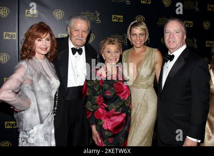 Legendary soap opera actor John Aniston passed away on November 11, 2022 at the age of 89 in Los Angeles, Ca.  Suzanne Rogers, John ANiston, Peggy McKay, Arianne Zucker & Ken Corday  42nd Annual Daytime Emmy Awards - Press Room - Held at the Warner Bros. Lot on April 26, 2015. ©Steven Bergman / AFF-USA.COM Stock Photo