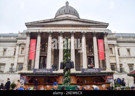 London, UK. 14th November 2022. This year's Christmas market has opened outside the National Gallery in Trafalgar Square. Credit: Vuk Valcic/Alamy Live News Stock Photo