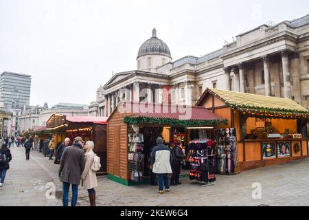 London, UK. 14th November 2022. This year's Christmas market has opened outside the National Gallery in Trafalgar Square. Credit: Vuk Valcic/Alamy Live News Stock Photo