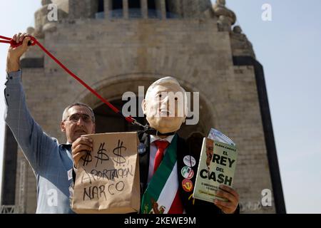 Mexico City, Mexico. 12th Nov, 2022. November 13, 2022, Mexico City, Mexico: Thousands of citizens Take part during a demonstration Against Mexican President Lopez Obrador Electoral Reform at Reforma Avenue. on November 13, 2022 in Mexico City, Mexico. (Photo by Luis Barron/Eyepix Group/Sipa USA). Credit: Sipa USA/Ģ����ý Live News Stock Photo