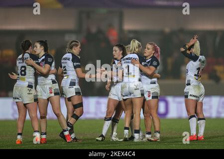York, UK. 14th Nov, 2022. The dejected England Women after the Women's Rugby League World Cup Semi Final match England Women vs New Zealand Women at LNER Community Stadium, York, United Kingdom, 14th November 2022 (Photo by Mark Cosgrove/News Images) Credit: News Images LTD/Alamy Live News Stock Photo