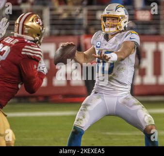 Los Angeles Chargers quarterback Justin Herbert throws pass in slow motion  at Pro Bowl practice