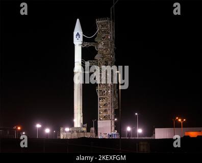 Lompoc, United States of America. 10 November, 2022. The National Oceanic and Atmospheric Administration Joint Polar Satellite System-2 satellite and the NASA Low-Earth Inflatable Decelerator Orbit Flight Test, stand ready to lift off atop a United Launch Alliance Atlas V rocket on Space Launch Complex-3 at Vandenberg Space Force Base, November 10, 2022 in Lompoc, California.  Credit: Liz Wilk/NASA/Alamy Live News Stock Photo