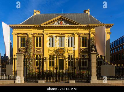 Mauritshuis art museum from outside Stock Photo