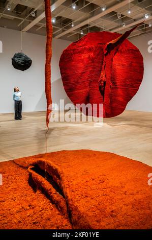 London, UK. 15th Nov, 2022. Petrified Organism, a room displaying a total 'situation' devised by the artist in the 1970's - Magdalena Abakanowicz at Tate Modern. A new exhibition that explores a body of work by the Polish artist. The works broke new ground for art in the 1960s and 70s and include 26 'radical' works (incl sculptures known as Abakans) brought together for the first time in the UK. Credit: Guy Bell/17�Թ����� Live News Stock Photo