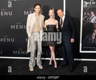 https://l450v.alamy.com/450v/2kf0j8p/new-york-united-states-14th-nov-2022-nicholas-hoult-anya-taylor-joy-and-ralph-fiennes-attend-premiere-of-the-menu-movie-at-amc-lincoln-square-photo-by-lev-radinpacific-press-credit-pacific-press-media-production-corpalamy-live-news-2kf0j8p.jpg