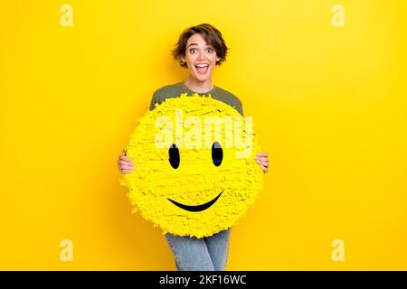 3d Rendering Emoji With Pixelated Sunglasses Isolated On Yellow Stock Photo  - Download Image Now - iStock