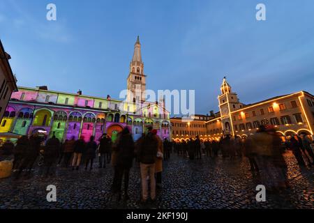 Proiezioni in Piazza Grande, Modena, Emilia-Romagna,Italia Stock Photo