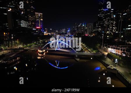 Yarra River at night, Southbank Pedestrian Bridge, Evan Walker Bridge, Melbourne Stock Photo