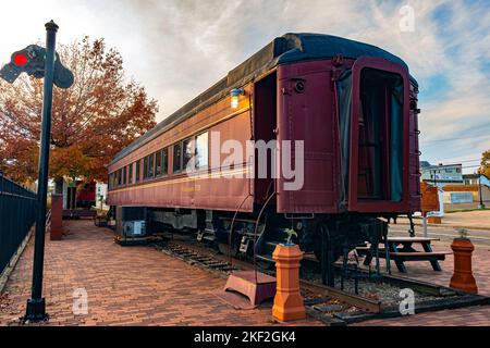 Dennison, Ohio, USA- Oct. 24, 2022: Display passenger railcar at the Dennison Railroad Depot and Museum. This depot  played a key role in transporting Stock Photo