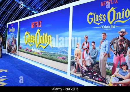 LOS ANGELES, CALIFORNIA - NOVEMBER 14: Atmosphere at the premiere of 'Glass Onion: A Knives Out Mystery' at Academy Museum of Motion Pictures on Novem Stock Photo