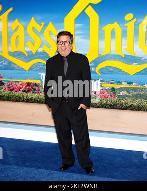 Los Angeles, CA,  - Nov 14, 2022: Guest arrives at the Premiere Of 'Glass Onion: A Knives Out Mystery' at Academy Museum of Motion Pictures Stock Photo