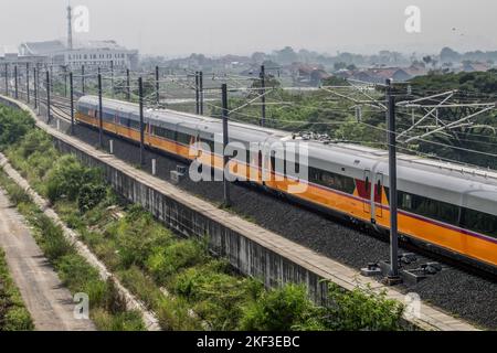 Bandung, Indonesia. 16th Nov, 2022. Jakarta Bandung High-Speed Train (KCJB) or Comprehensive Inspection Train (CIT) was seen during the dynamic trial in Tegalluar. President Joko Widodo and Chinese President Xi Jinping are planning to see online the dynamic trial process of the 15 km Jakarta Bandung High-Speed Train with a limited speed of 80 km/hour on the sidelines of the summit G20 in Bali. Credit: SOPA Images Limited/Alamy Live News Stock Photo