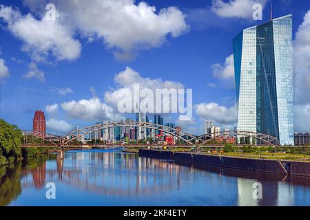 Die Skyline von Frankfurt am Main im Sommer, EUB Main, Stock Photo