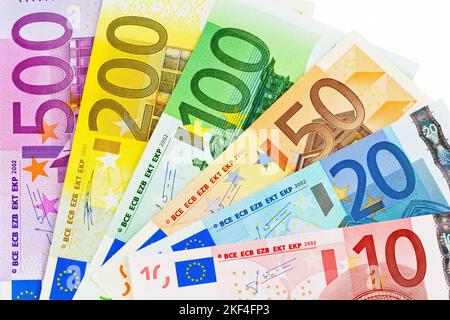 Eurobanknoten der EU, Ein Fächer aus Eurobanknoten vor weissem Hintergrund isoliert, 10, 20, 50, 100, 200, 500, Stock Photo
