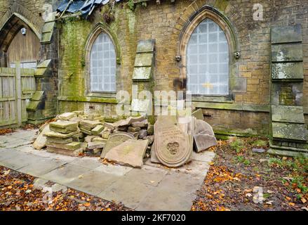 Broken monuments at Scarborough Council's Manor Road cemetery depot Stock Photo