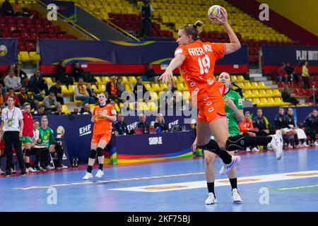 SKOPJE, MACEDONIA - NOVEMBER 16: Merel Freriks of the Netherlands during the Main Round - EHF EURO 2022 match between Netherlands and Montenegro at the Arena Boris Trajkovski on November 16, 2022 in Skopje, Macedonia (Photo by Henk Seppen/Orange Pictures) Stock Photo