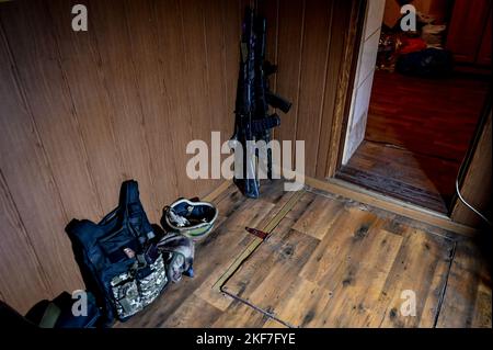Non Exclusive: ZAPORIZHZHIA REGION, UKRAINE - SEPTEMBER 11, 2022 - Armor and weapons of a rifle company that holds the line in the Zaporizhzhia direct Stock Photo