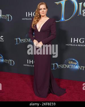 Los Angeles, USA. 16th Nov, 2022. Amy Adams arrives at the Disney's DISENCHANTED Premiere held at the El Capitan Theater in Hollywood, CA on Wednesday, ?November 16, 2022. (Photo By Sthanlee B. Mirador/Sipa USA) Credit: Sipa USA/Alamy Live News Stock Photo