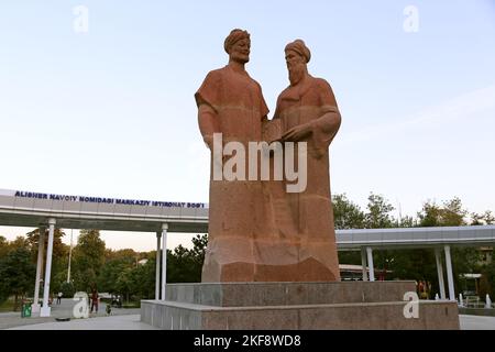 Alisher Navoi sculpture, Navoi Park, European Town, Samarkand, Samarkand Province, Uzbekistan, Central Asia Stock Photo
