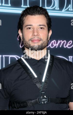 LOS ANGELES - NOV 15: Rafael De La Fuente at the Welcome to