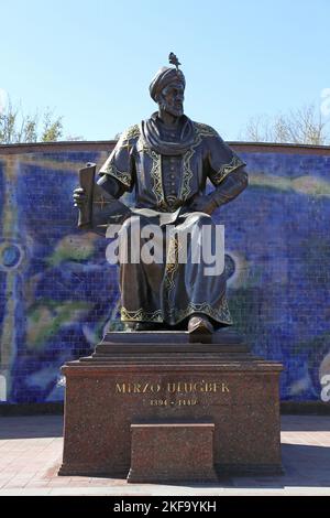 Statue of Mirzo Ulughbek (1394-1449), Ulugbek Observatory, Samarkand, Samarkand Province, Uzbekistan, Central Asia Stock Photo